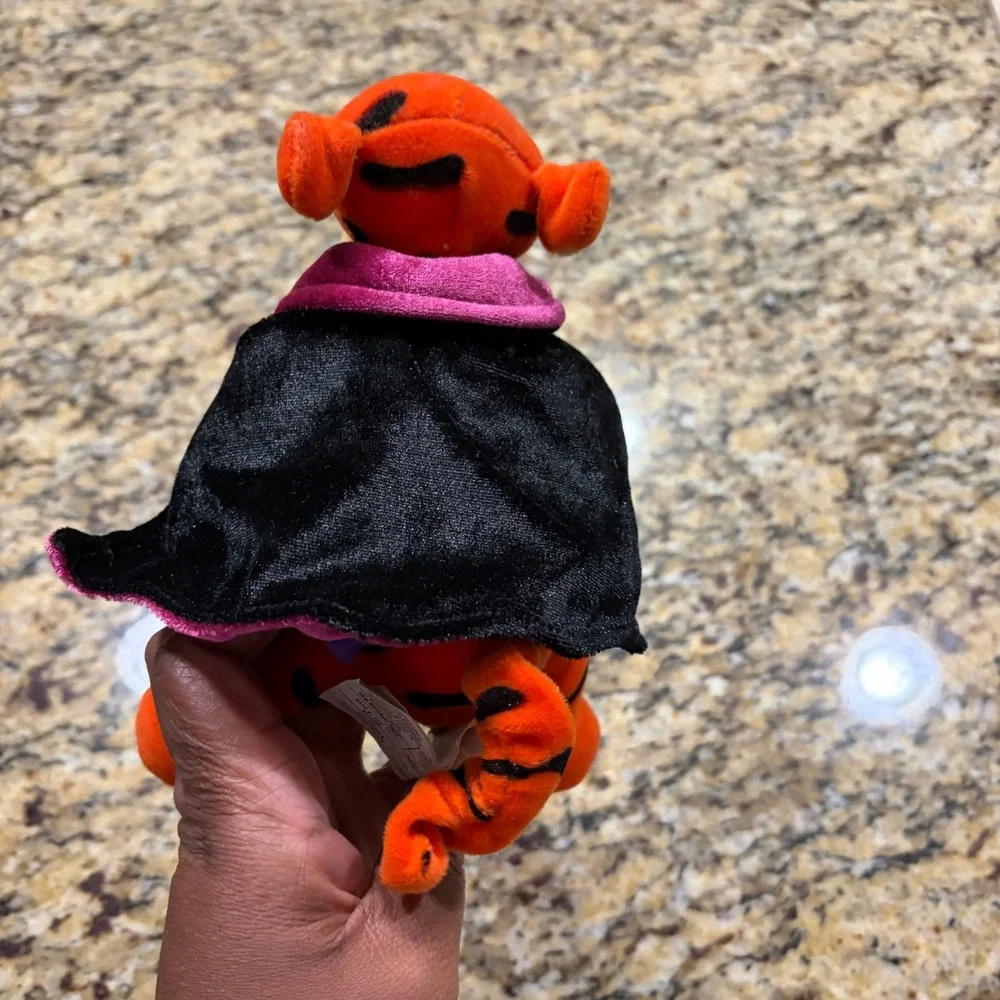 Disney Store Tigger Halloween Vampire Plush Bean Bag Orange Purple Pumpkin 8 in